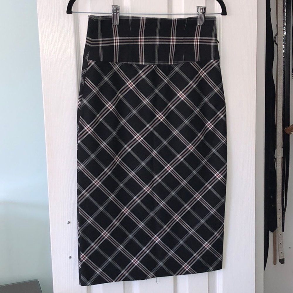 NWOT Black Gray/Pink Plaid High Waisted Skirt